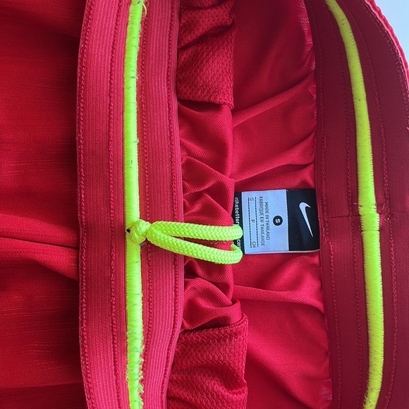 Nike red vintage shorts basketball - Picture 2 of 3